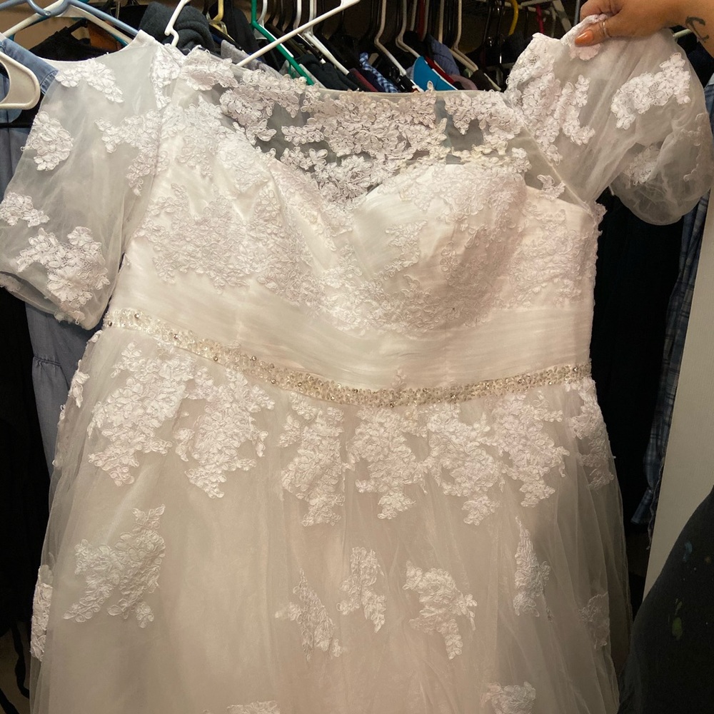 5x Wedding Dress worn once & we’re still married!
